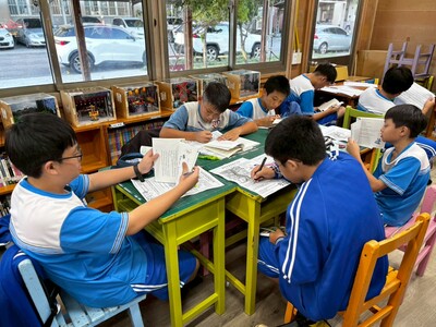 202511-主題書展(一)解碼青春